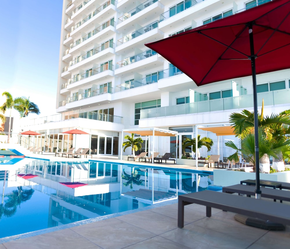 DoubleTree by Hilton Mazatlan 3/81