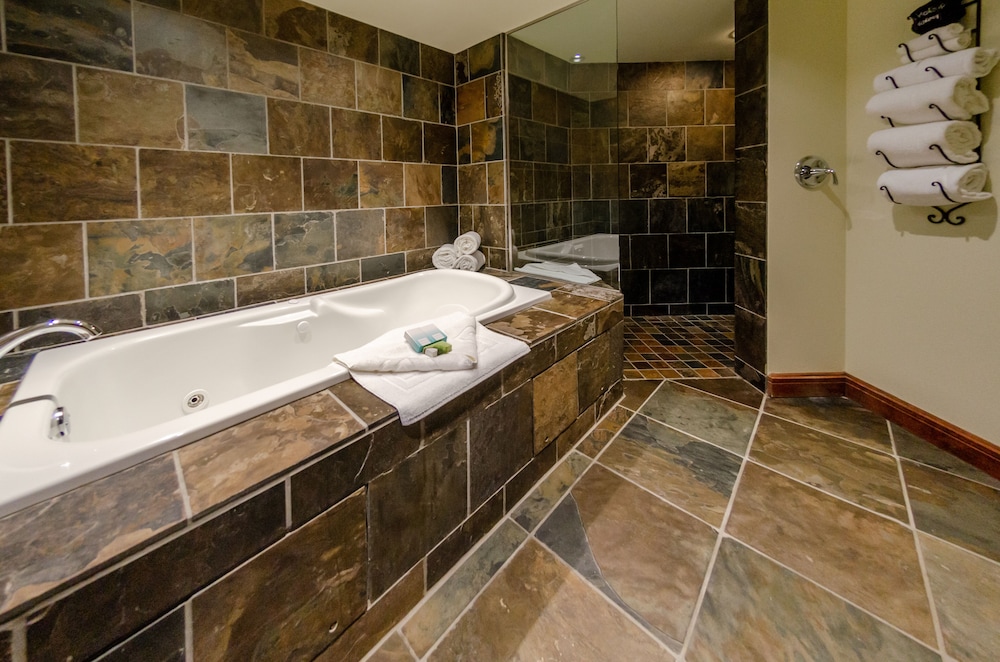 Lodge At Feather Falls Casino 46/49