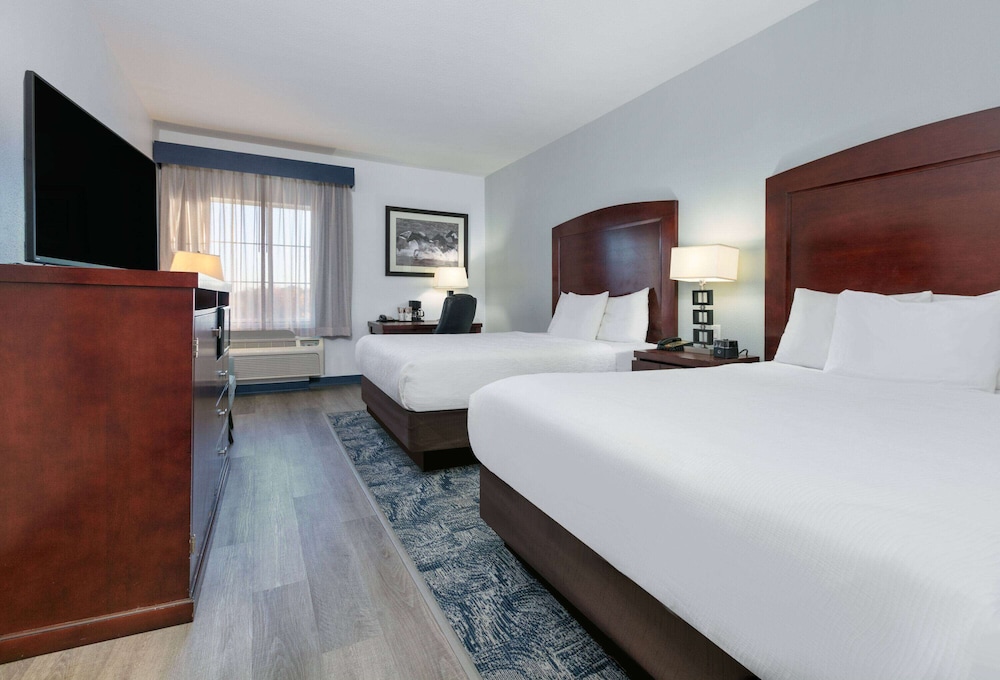 غرفة بسريرين كوين، La Quinta Inn & Suites by Wyndham Fort Worth NE Mall 5/7