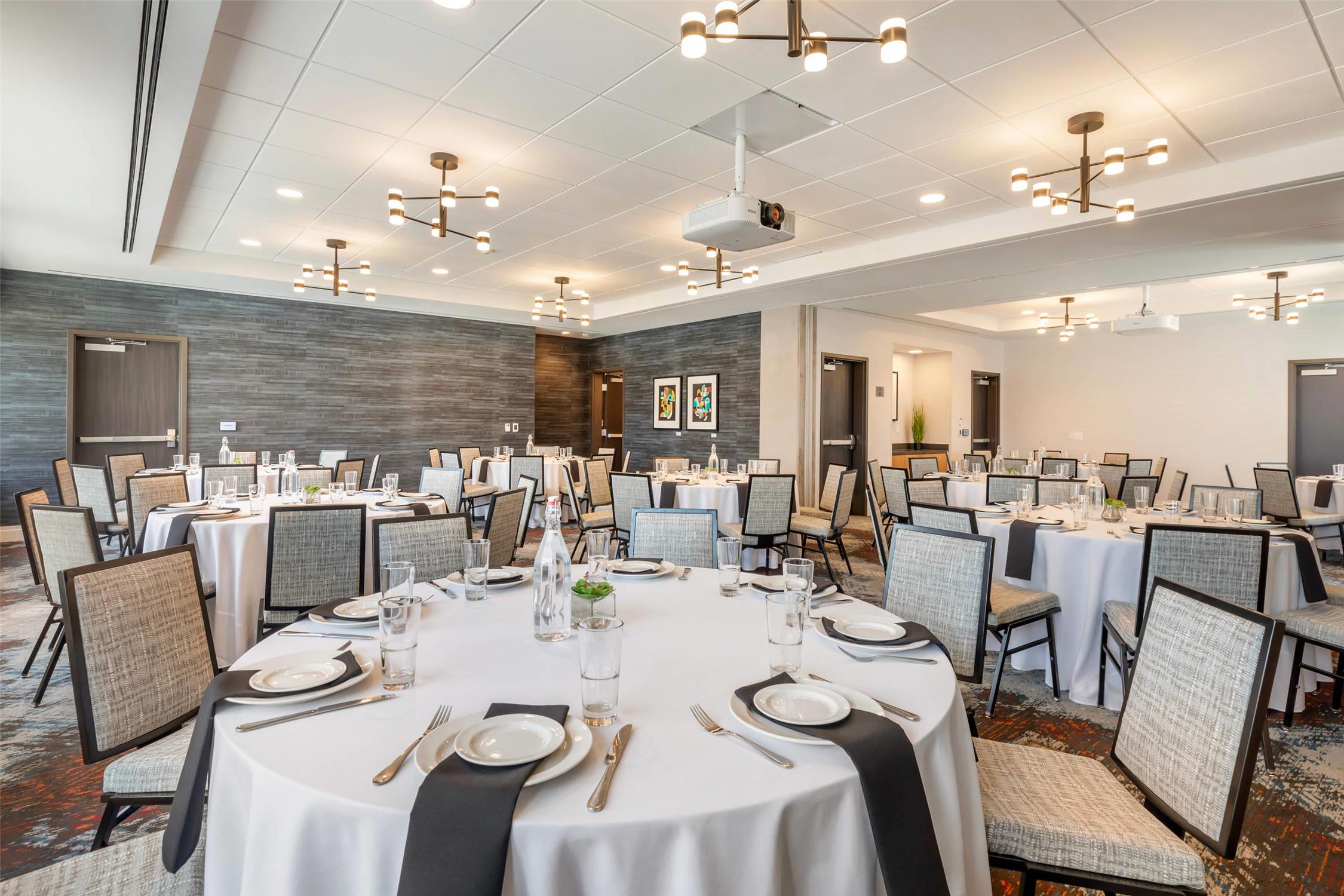 Cambria Hotel Denver Downtown RiNo CO 35/44