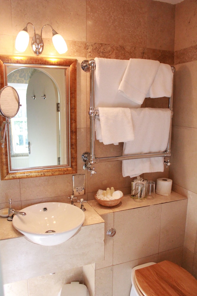 ROMAN CAMP HOTEL 32/72