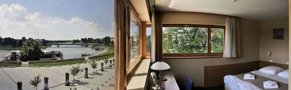 POD WAWELEM HOTEL 3/41