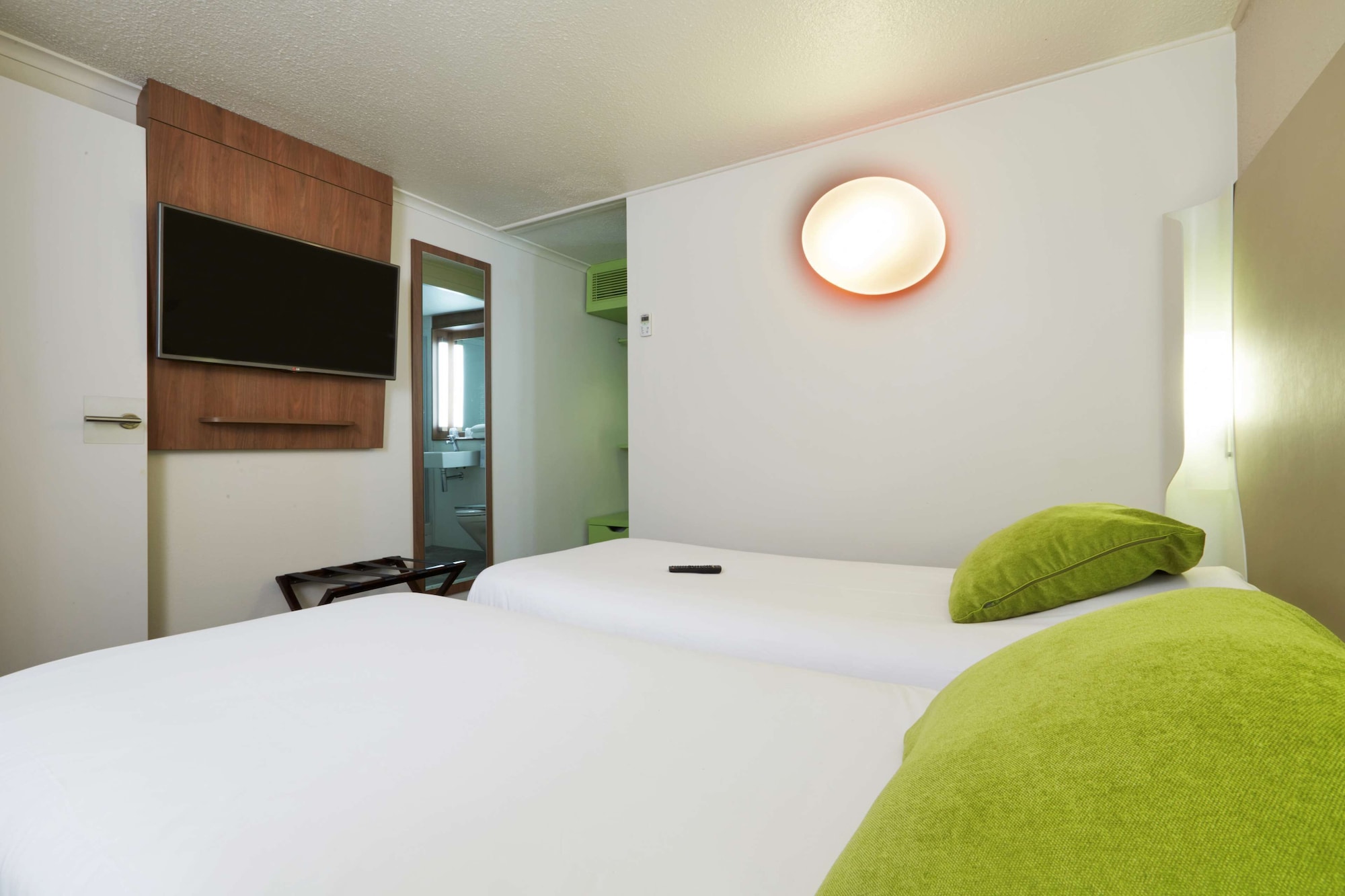 غرفة قياسية بسريرين منفصلين، Hotel Campanile Montesson Le Vesinet 8/10