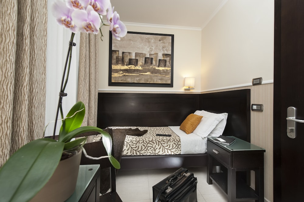 Yes Hotel Boutique Rome 12/64