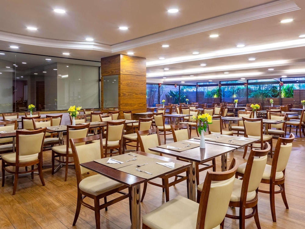 Mercure Curitiba Golden Hotel 66/79