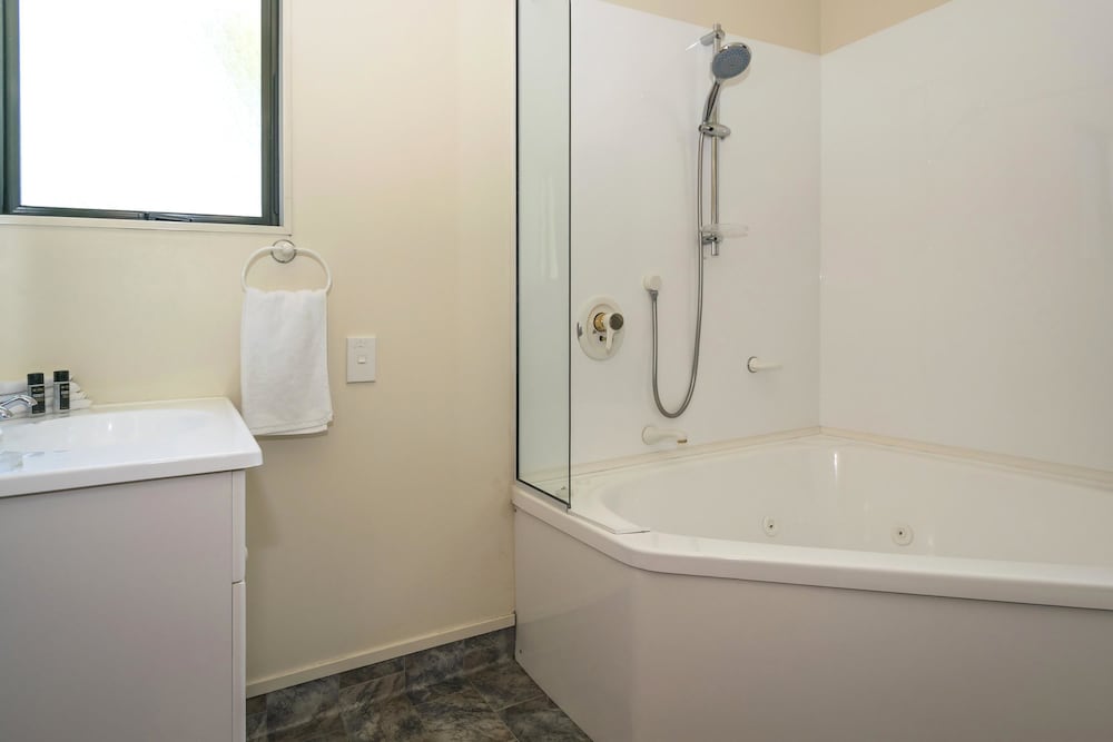 Ashleigh Court Motel 17/37