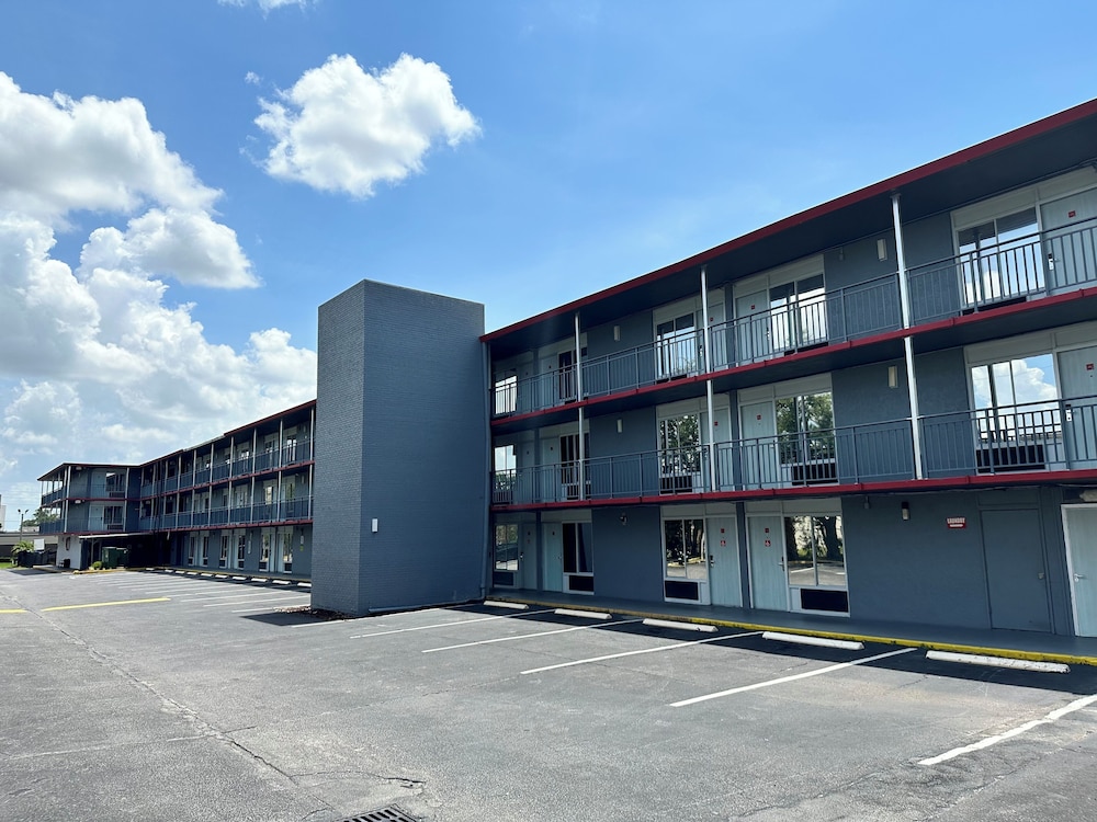 Travelodge by Wyndham Orlando / Heart of International Drive 28/38