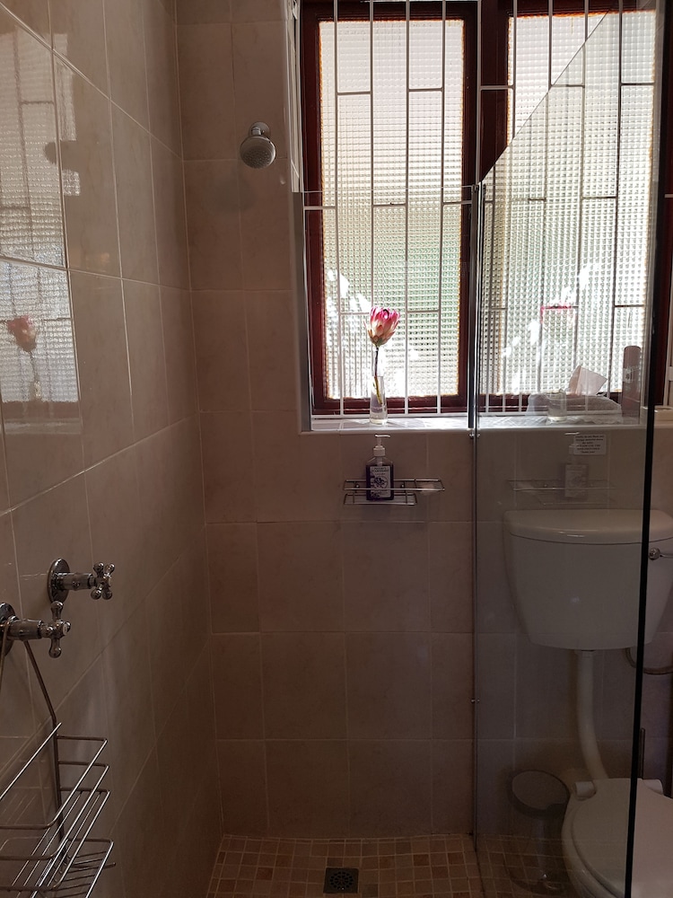 Valley Heights Guest House B&B 26/29