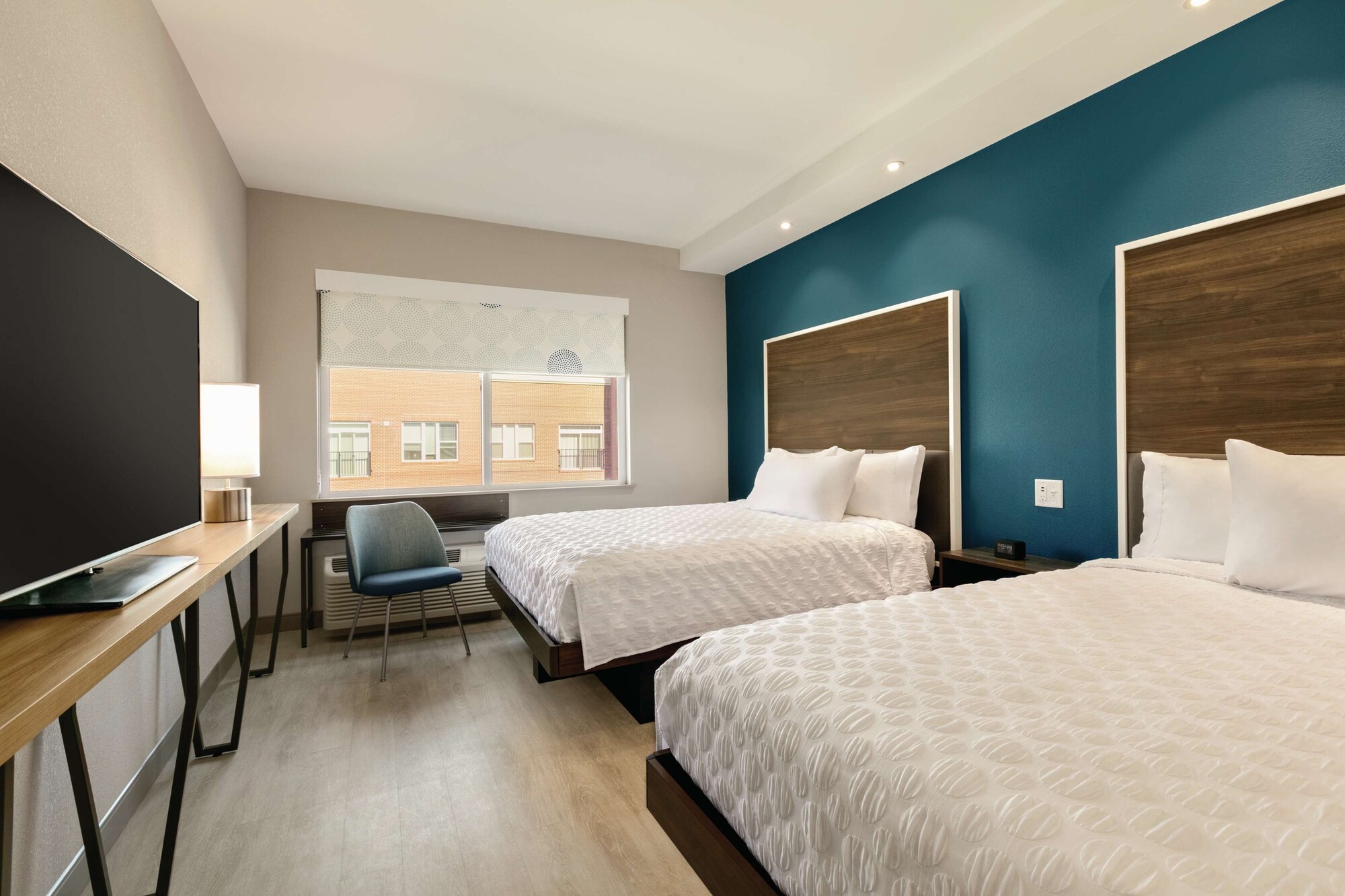 Room, 2 Queen Beds, Bathtub