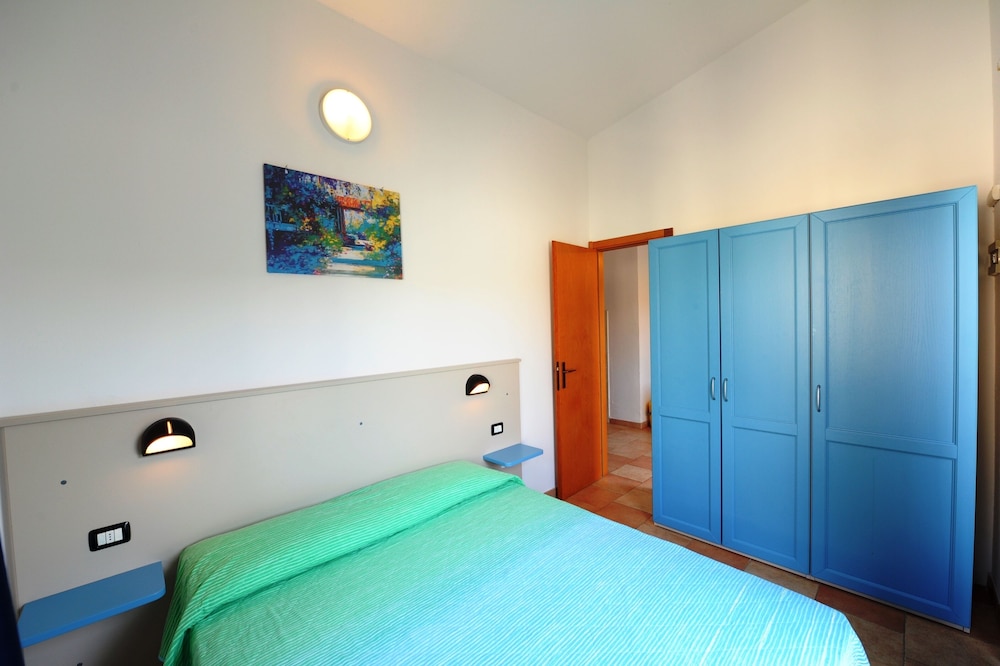 2 Bedrooms, Apartment, 1 Double and 2 Bunk Beds