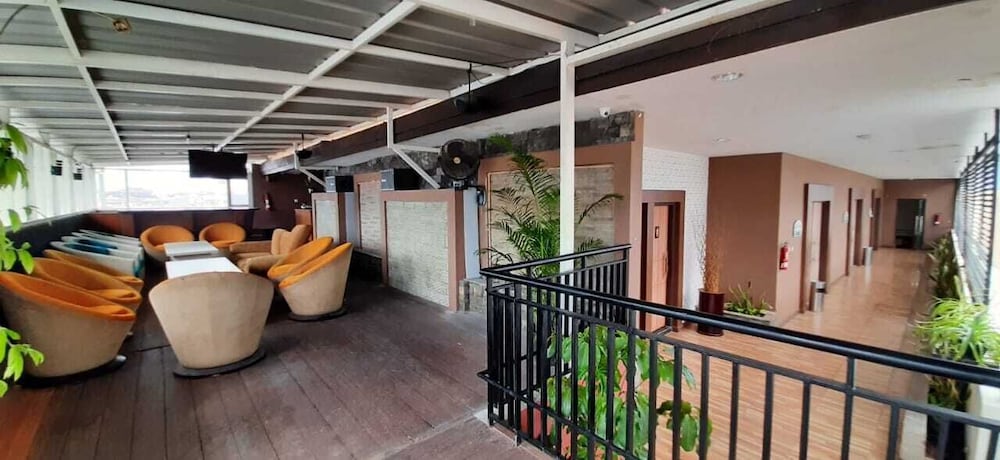 D'Bamboo Suites 34/58