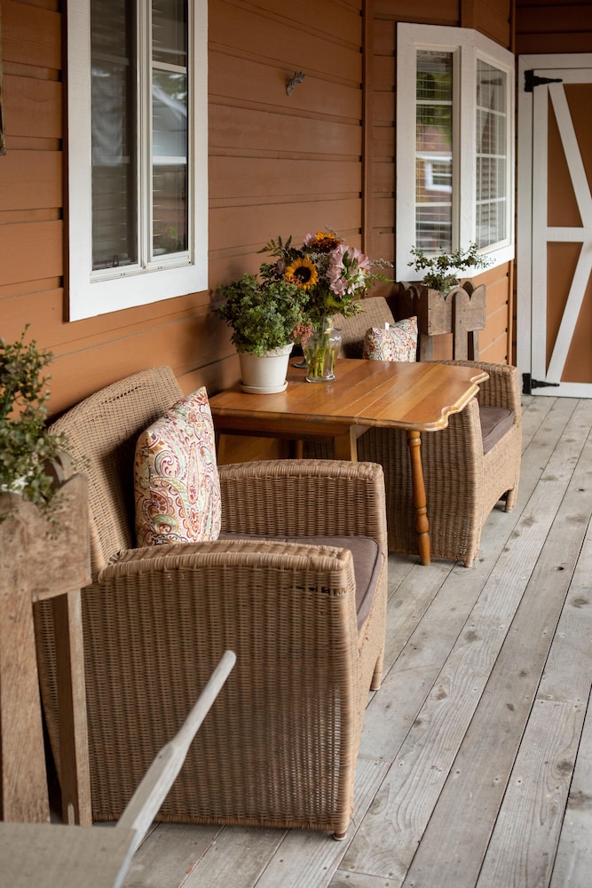 J Patrick House Bed And Breakfast Inn 44/65