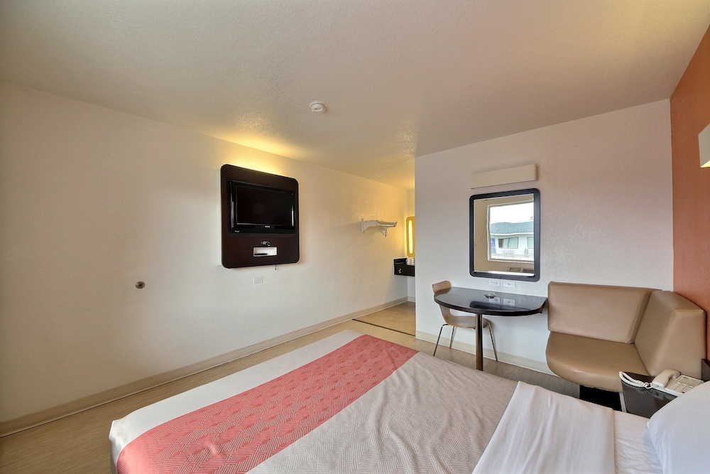 Motel6 San Marcos, TX 43/49