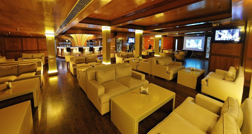 Metro Grand Hotel 38/42