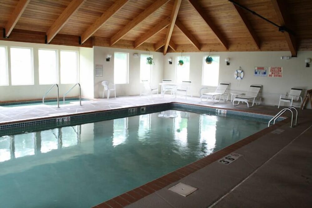 River Valley Inn & Suites 19/37