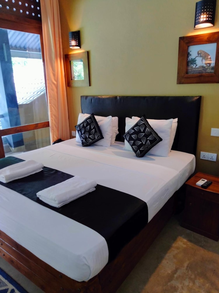 Nil Diya Mankada Safari Lodge 23/50
