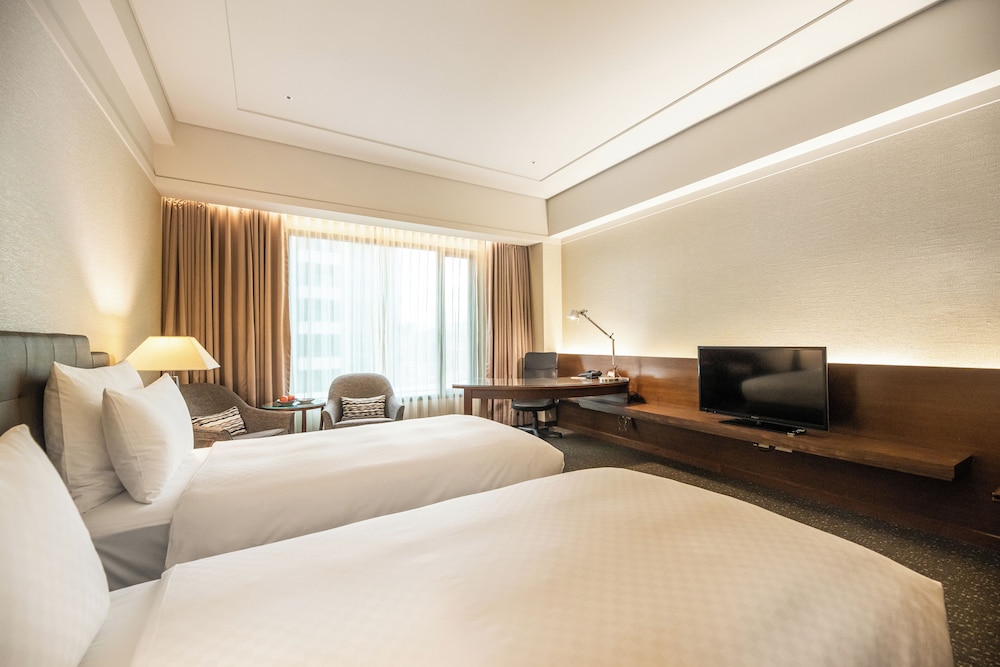 Miramar Garden Taipei Hotel 10/63