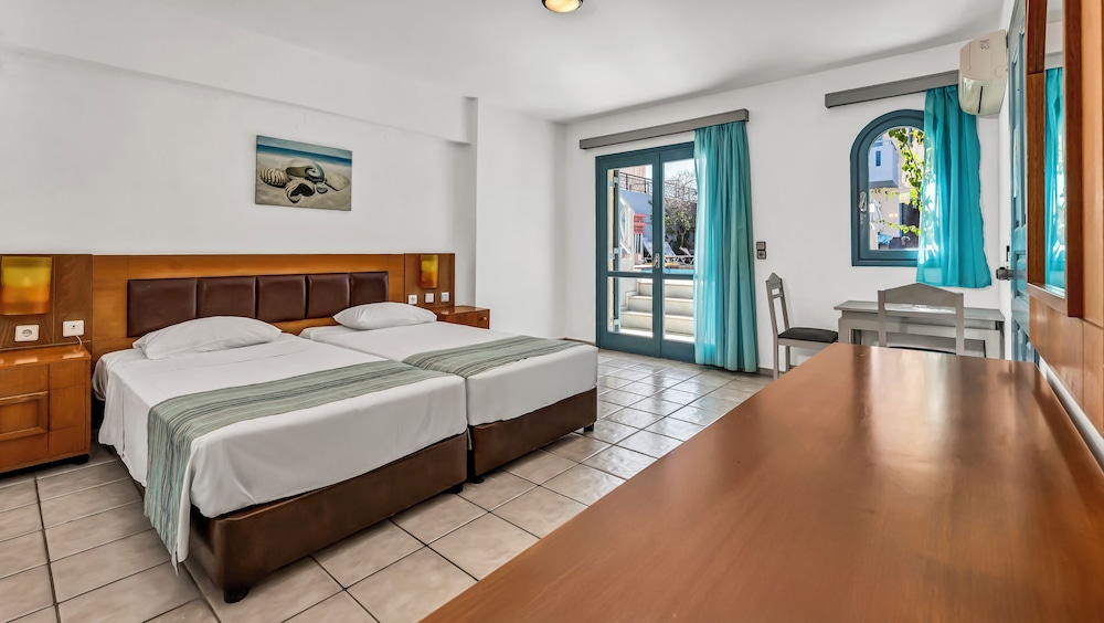 Marilisa Hotel 11/50