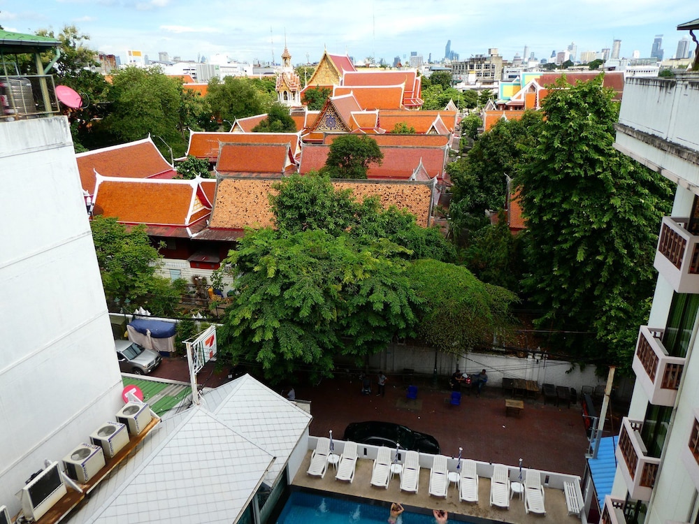 Mango Lagoon Place 5/50