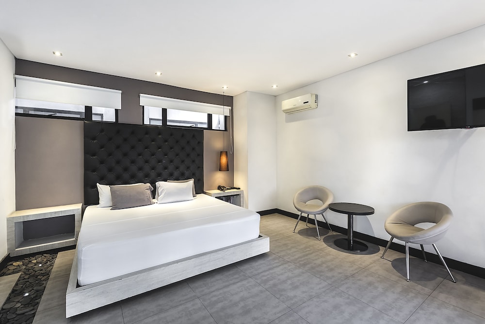 HOTEL 47 MEDELLIN STREET 23/59