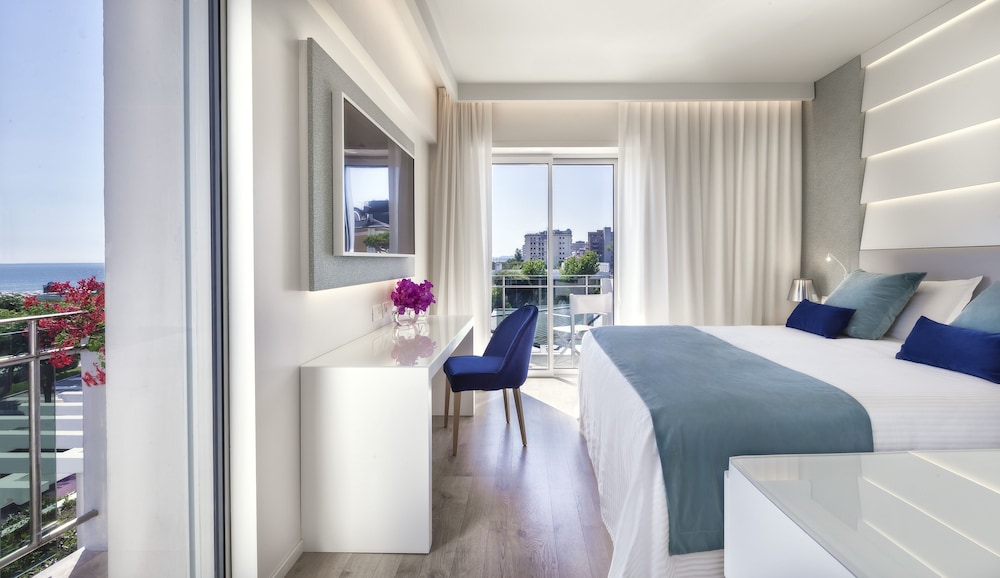 Atlantic Hotel Riccione 26/75
