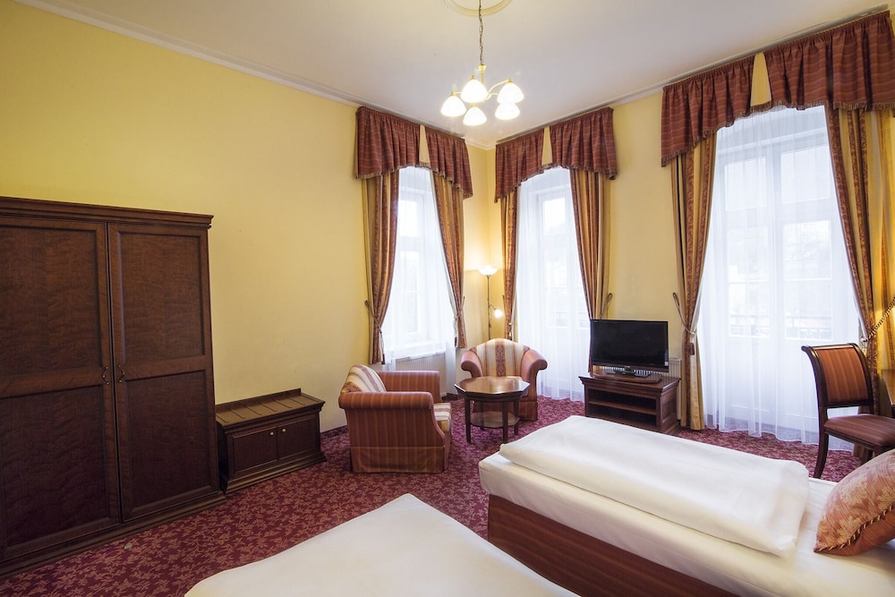 Ontario Hotel Garni 23/75