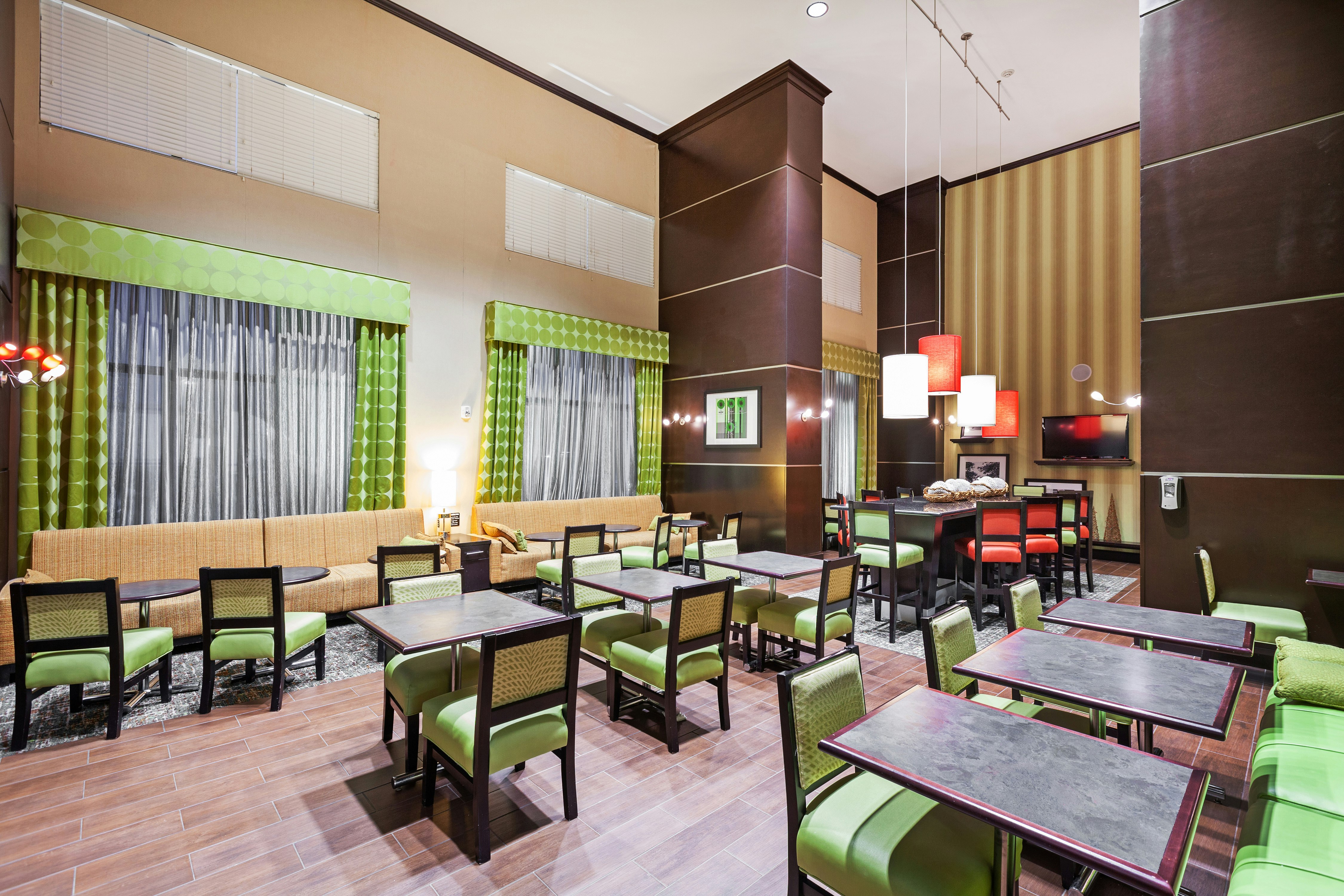 Hampton Inn and Suites Houston-League City 10/16