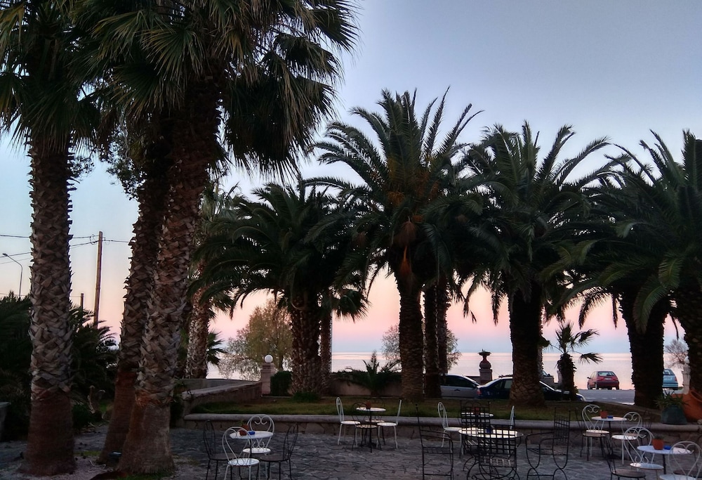 Loriet Hotel 186/191