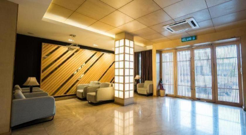 JC Mark Hotel 37/53