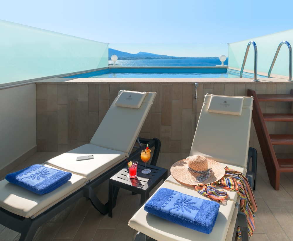 Atrium Platinum Luxury Resort 40/50