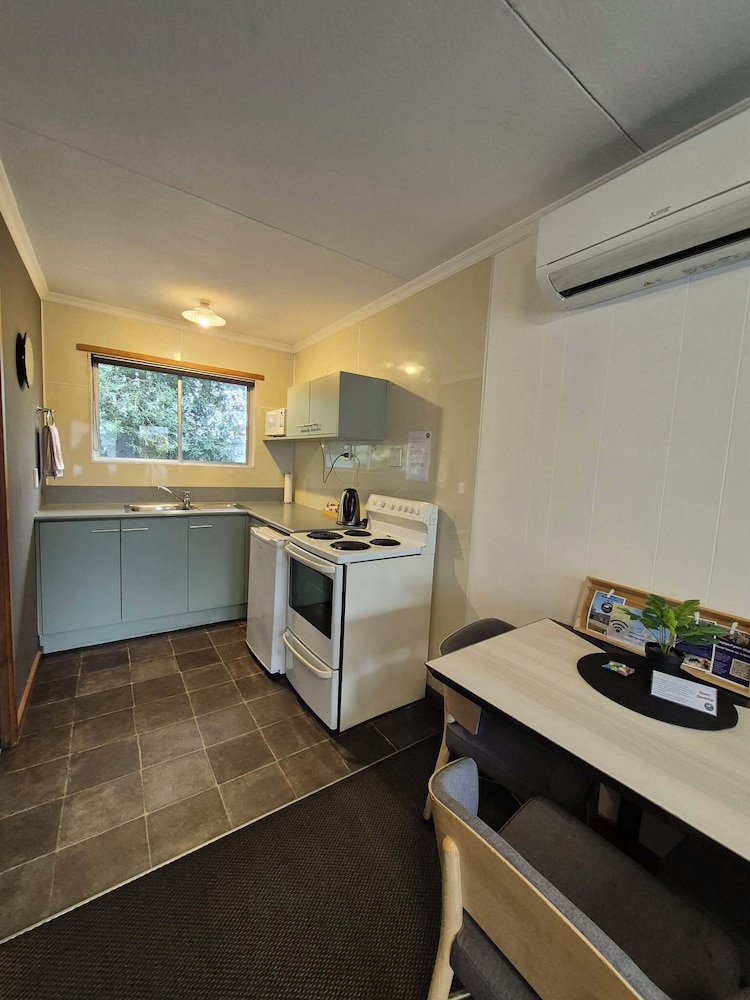 Alexandra Motor Lodge 25/70
