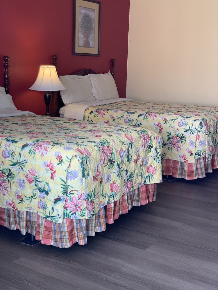 Motel 6 Williamston, NC - Highway 17 28/61