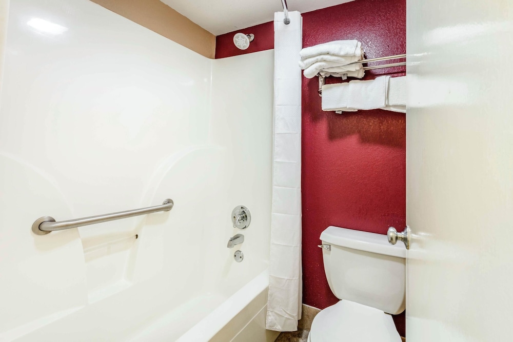 Rodeway Inn Prattville I-65 10/32