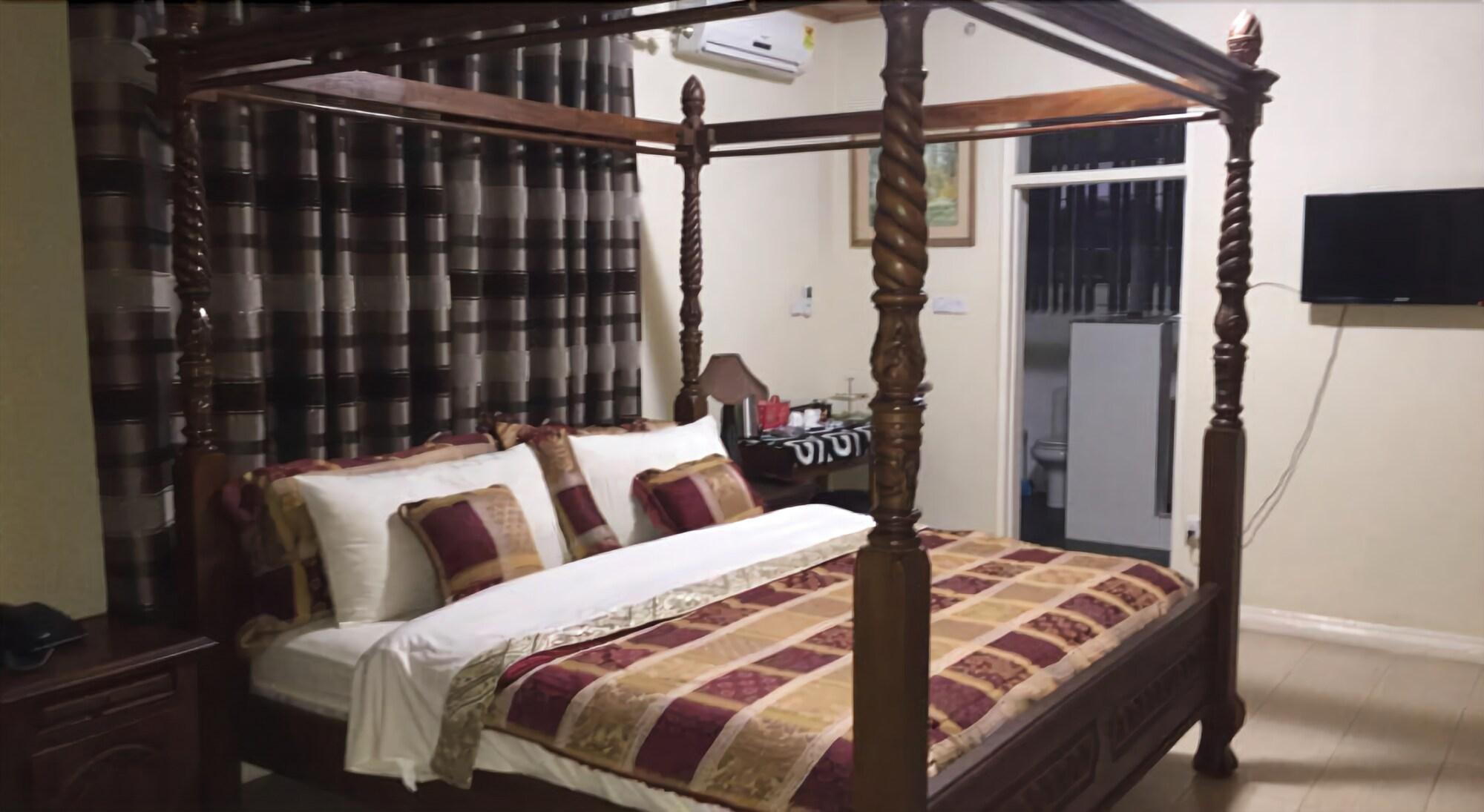 Campbell Hotel Accra 6/13