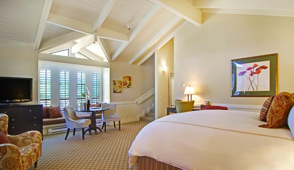 Carriage House Inn 28/35