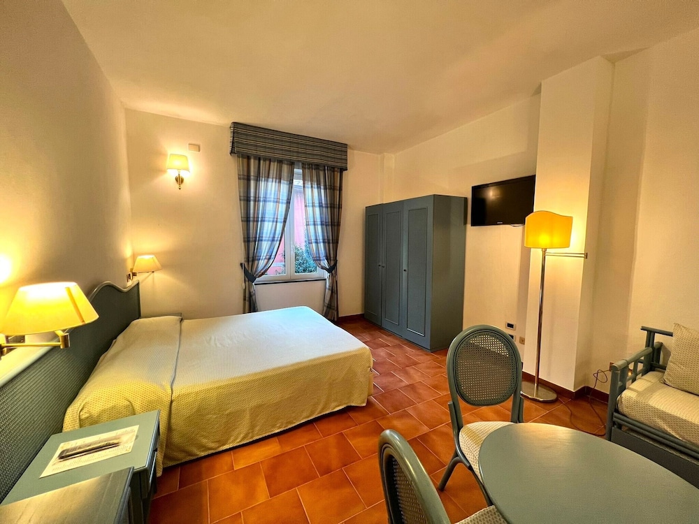 HOTEL CLELIA 22/38