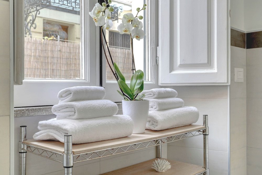 Santi Quattro Apartment & Rooms - Colosseo 24/49