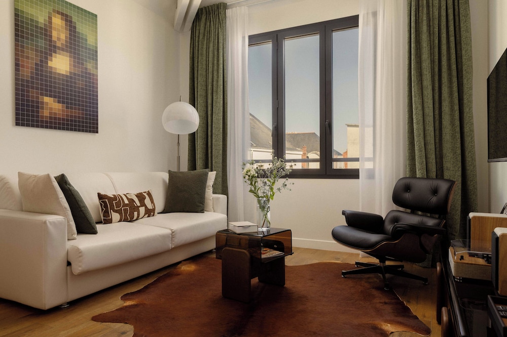 Hotel 21 Foch 25/50