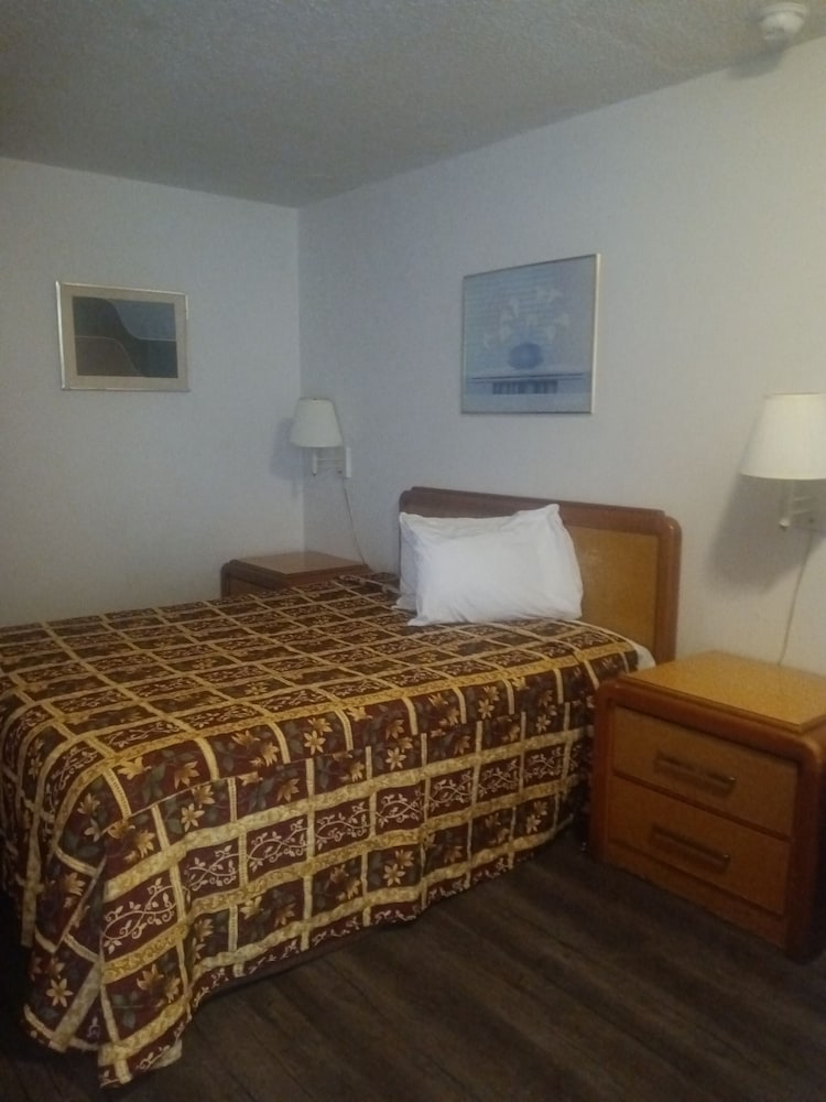 Tree Inn & Suites Albuquerque 19/27