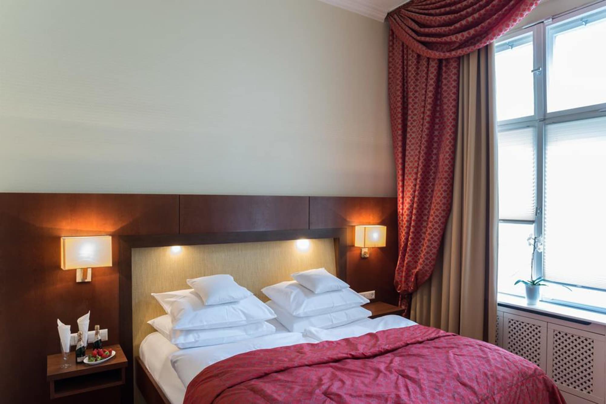 Spa, Suite, King Bed, Balcony