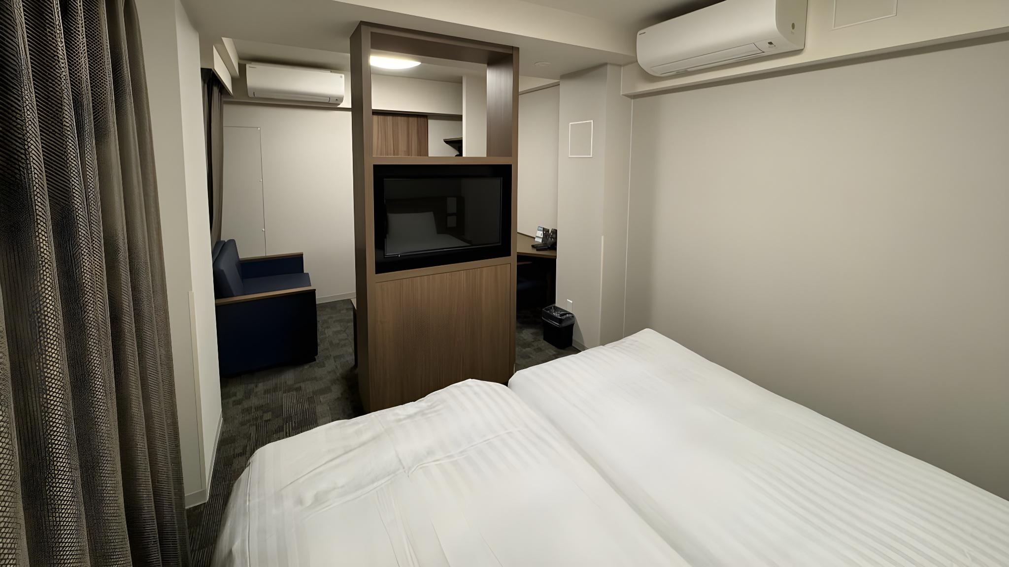 Hollywood, Standard, Twin Beds