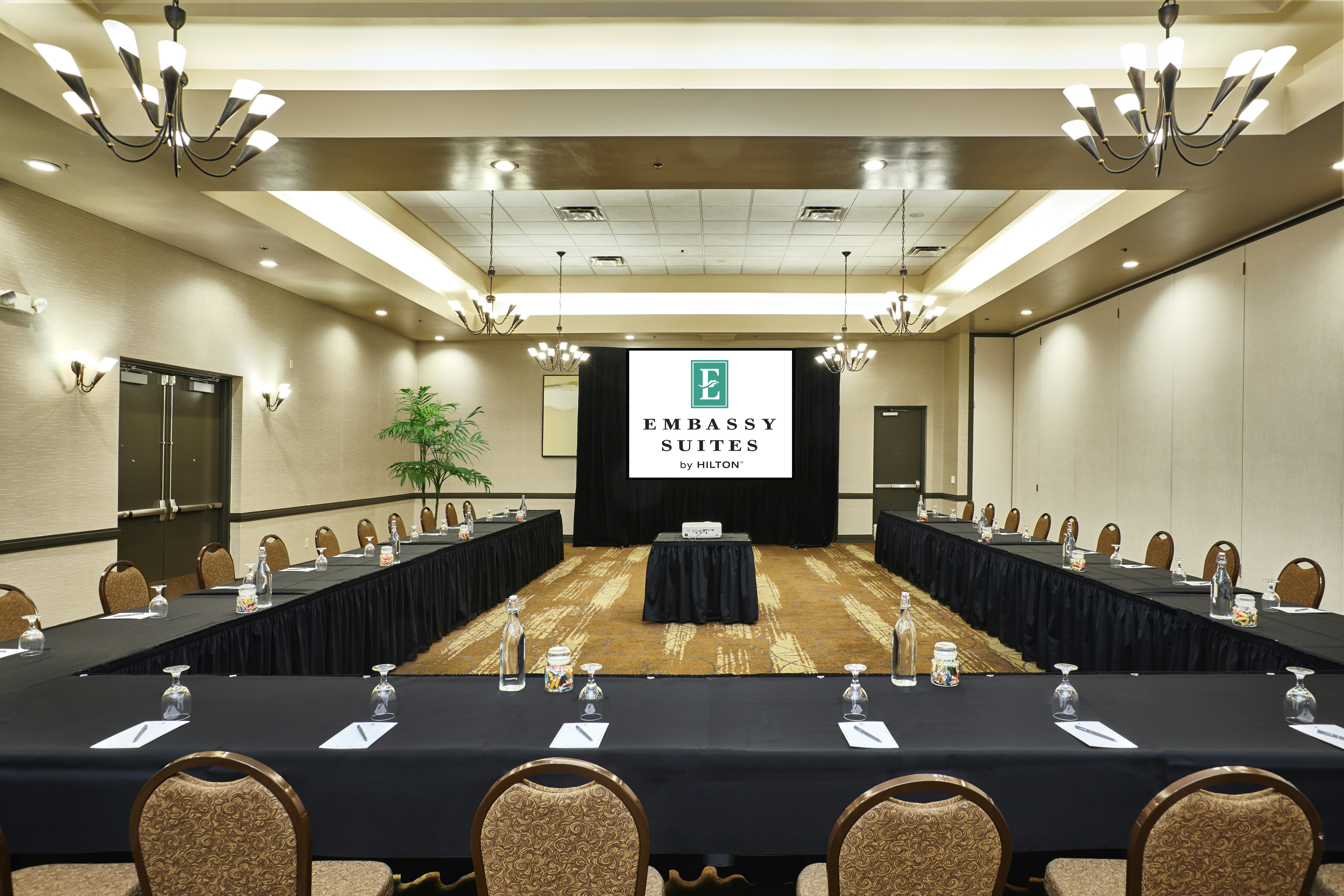 Embassy Suites by Hilton Phoenix Scottsdale 45/57