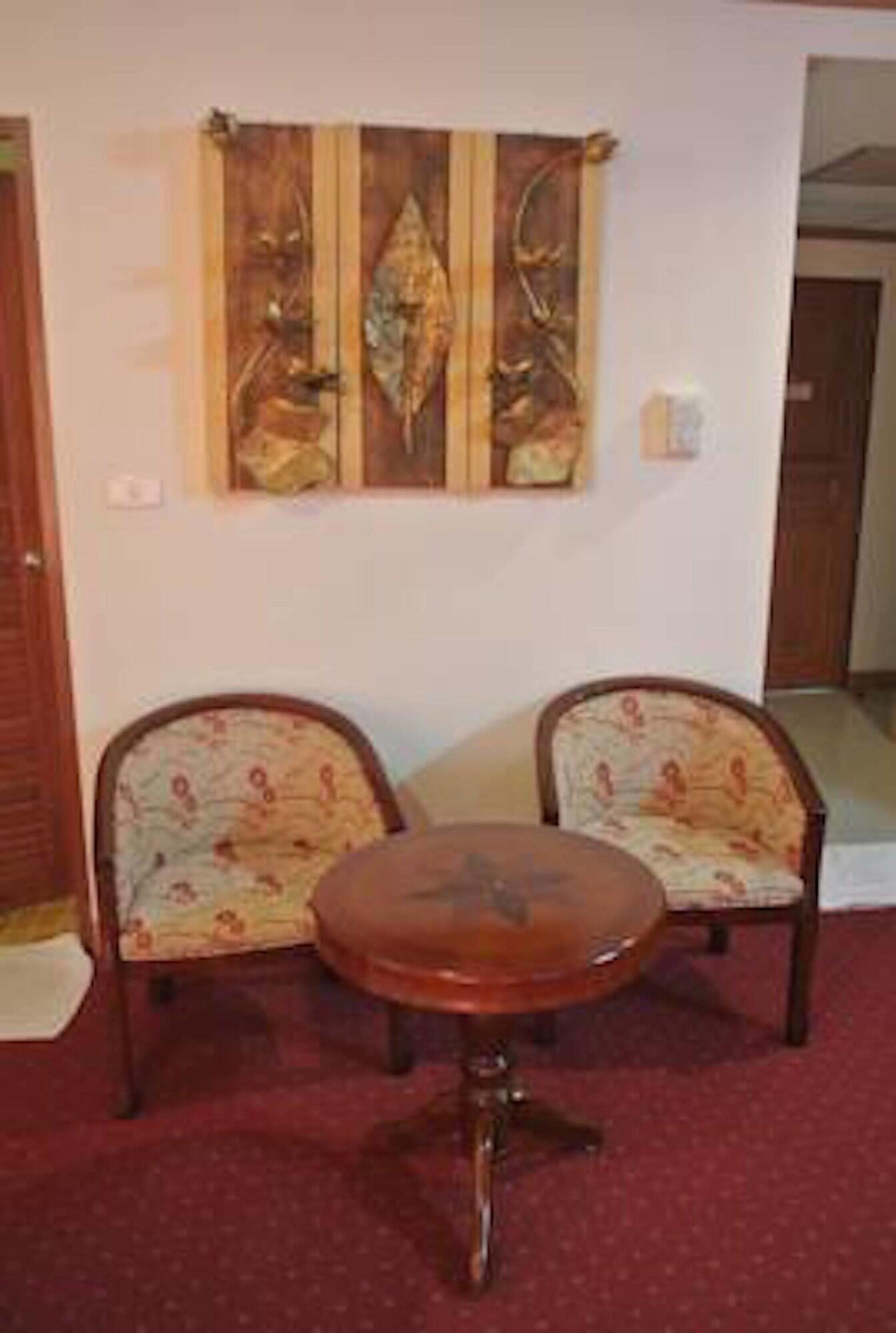 Chaikanathani Hotel 20/25