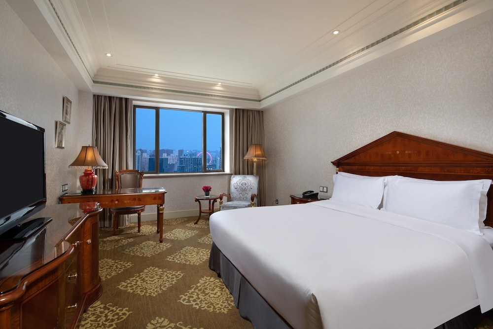 Crowne Plaza Shanghai Nanjing Road, an IHG hotel 12/71