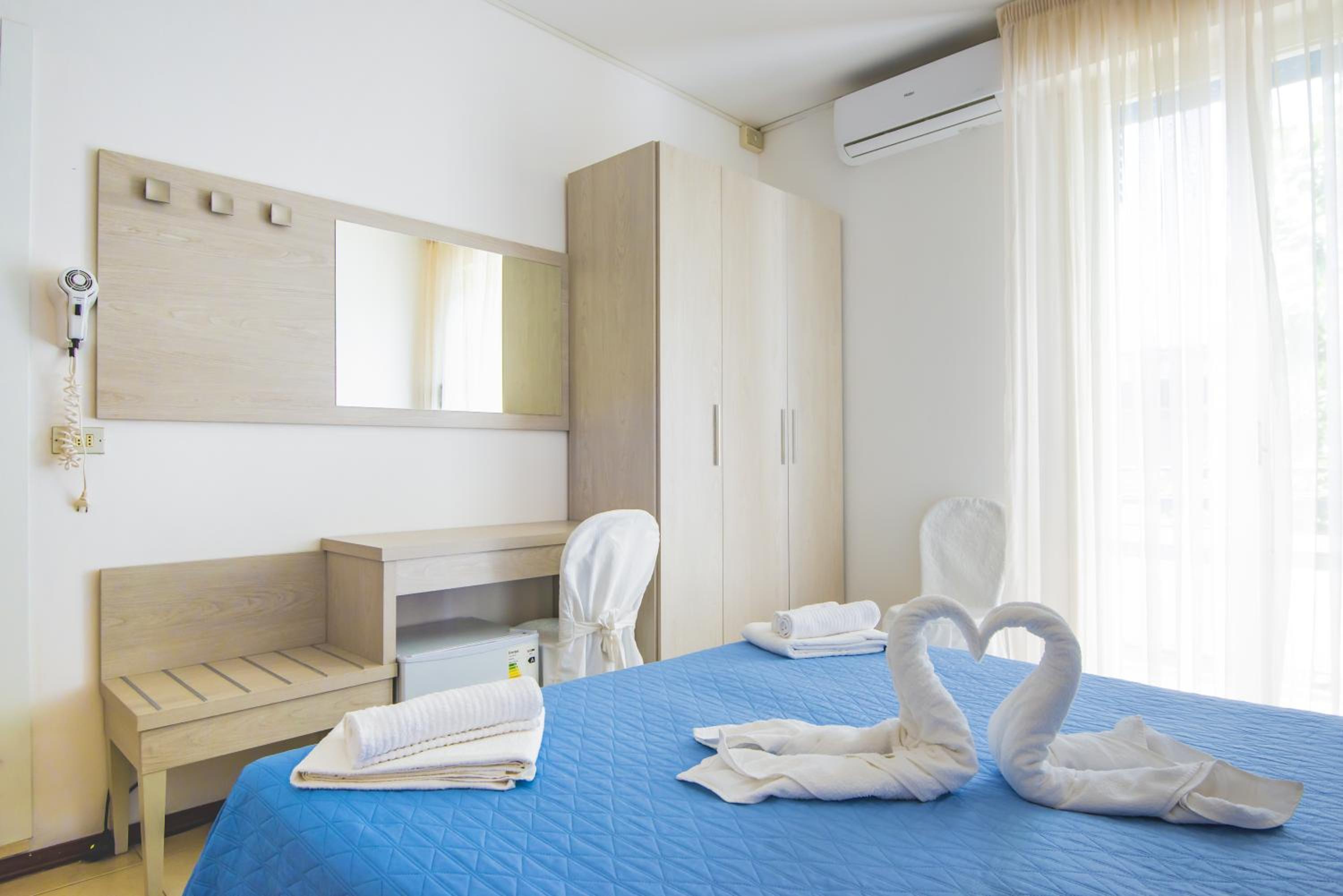 Hotel Carillon 13/50