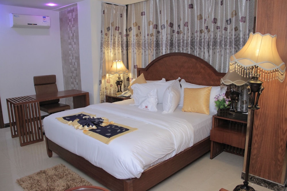Zimbo Golden Hotel 13/37