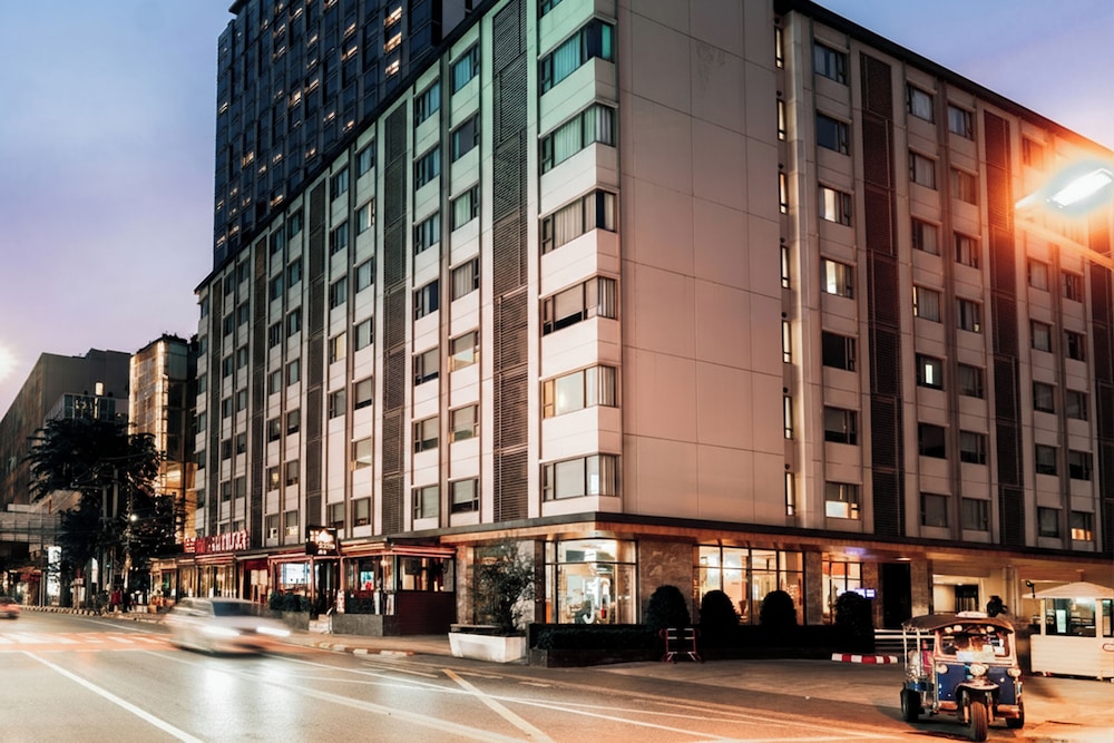 56 Surawong Hotel Bangkok 63/66