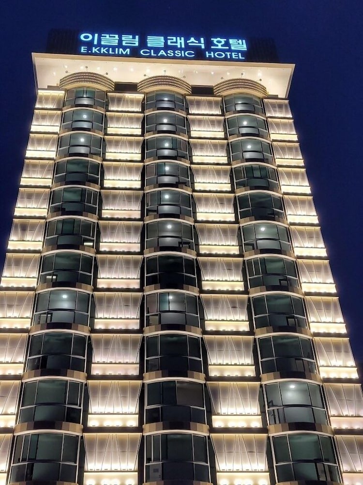 Ekklim Classic Hotel 1/32