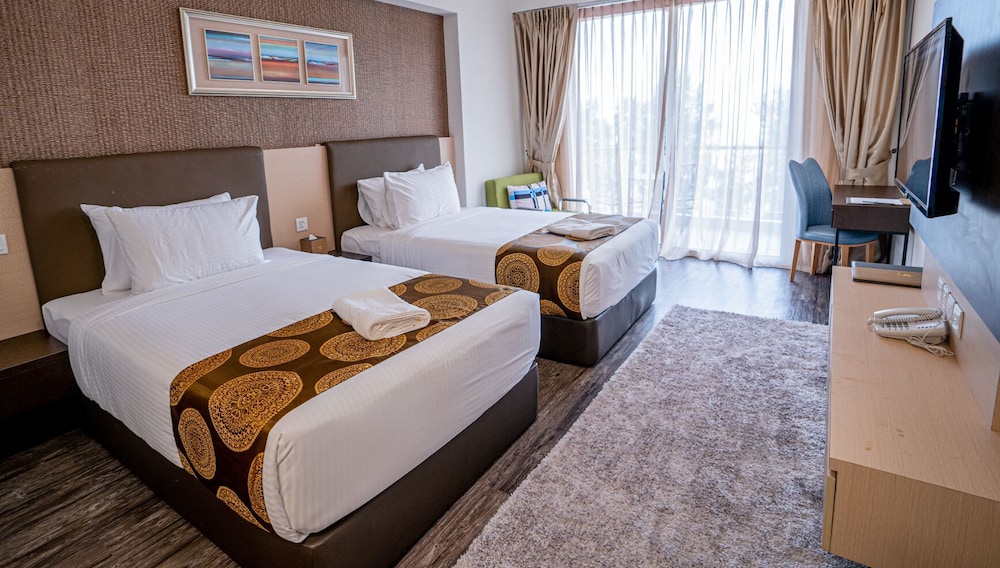 Amerald Resort Hotel 8/35