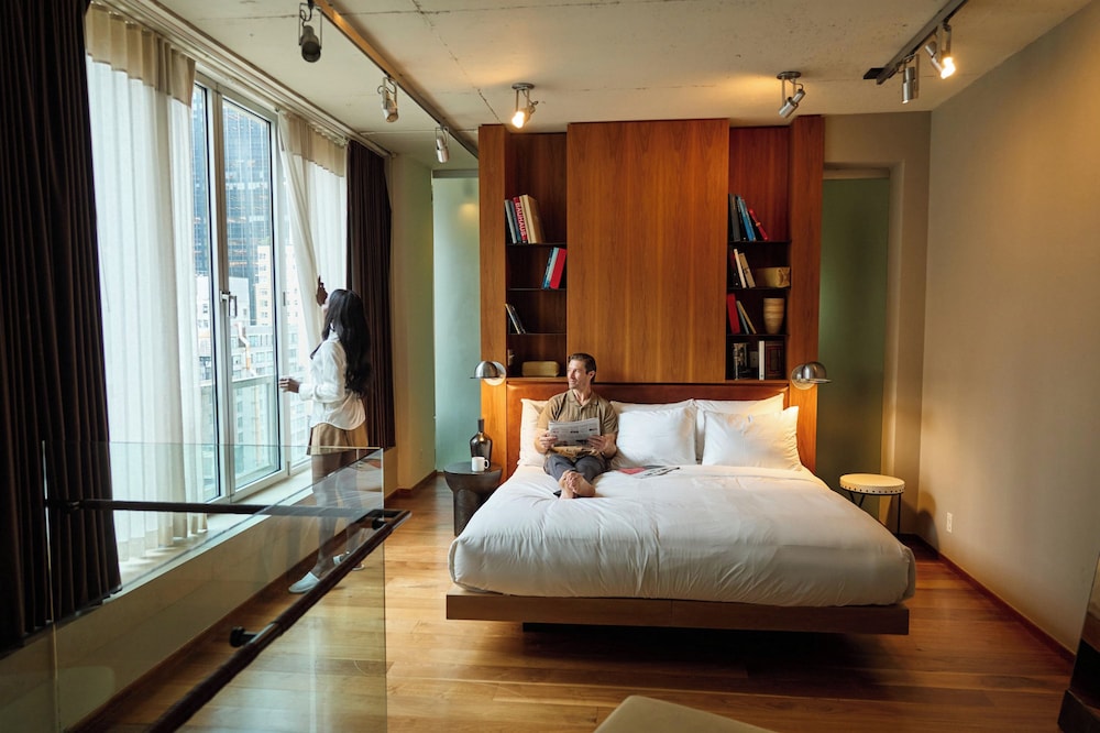 Chambers Hotel 23/70